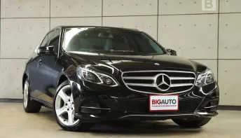 2015 Mercedes-Benz E200 2.0 W212 Avantgarde Sedan AT ไมล์แท้ 3 หมื่น Model Facelift รุ่นสุดท้าย B50