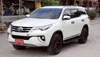 2016 Toyota Fortuner 2.4 V SUV  ผ่อน 13,000/6ปี