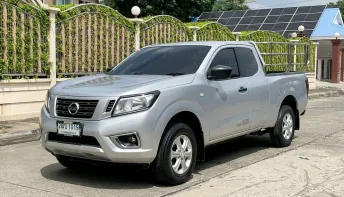 NISSAN NP300 NAVARA KING CAB 2.5 S ปี 2017 เกียร์MANUAL 6 Speed สภาพนางฟ้า