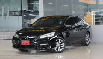 Honda ACCORD 2.0 Hybrid ปี 2017 รถบ้านมือเดียว ใช้น้อยเข้าศูนย์ตลอด สวยเดิมทั้งคัน ยางสวย ออกรถ0บาท