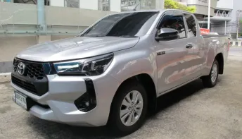 2024 TOYOTA REVO CAB 2.4 MID Z-EDTION (ยูโร5) เกียร์AUTO สีบรอนเทา วิ่งน้อย 15,942 กม รถสวยสภาพใหม่ 