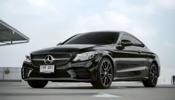 Benz C200 Copue AMG Dynamic (W205) ปี 2018 สปอร์ตคูเป้ ดำเบาะแดงแบบตรงรุ่น
