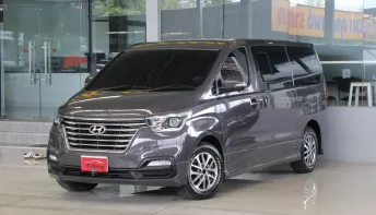 Hyundai H-1 2.5 Elite ปี 2020 ไมล์น้อยเข้าศูนย์ตลอด รถบ้านแท้ๆ สวยเดิมทั้งคันรับประกัน ออกรถ0บาท