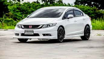 2013 Honda CIVIC 1.8 i-VTEC รถเก๋ง 4 ประตู 