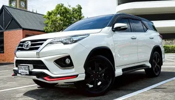 2017 Toyota FORTUNER 2.8  TRD Sportivo SUV