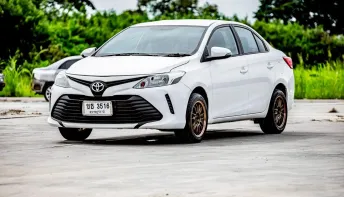2017 Toyota VIOS 1.5 E รถเก๋ง 4 ประตู 