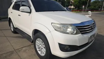 Toyota Fortuner 2.7 V ปี 2014 รถมือสองสภาพดี ราคาถูก