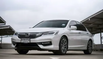 Honda Accord 2.0 EL ปี 2017 รถมือเดียว ป้ายแดง