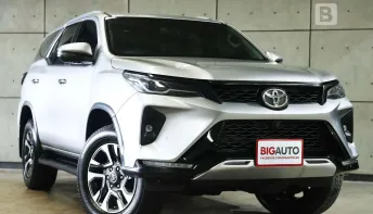 2022 Toyota FORTUNER 2.4 Leader V 4WD SUV AT ไมล์แท้ 7 หมื่น มือเเรกจากป้ายเเดง B9173