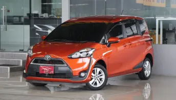 Toyota Sienta 1.5 G ปี2017 รถบ้านมือเดียว ไมล์แท้4x,xxxโล เข้าศูนย์ตลอด ไม่เคยติดแก๊ส สวยเดิม ฟรีดาว