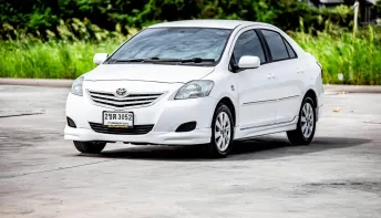 2011 Toyota VIOS 1.5 E รถเก๋ง 4 ประตู 