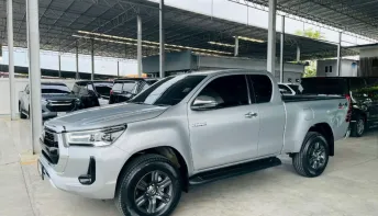 TOYOTA REVO 2.4 MID 4WD ปี 2024 รถสวย มือแรกออกห้าง ไมล์น้อย TOP ขับ4 รับประกันตัวถังสวย