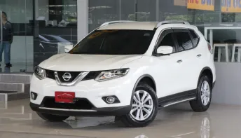 Nissan X-Trail 2.0 V 4WD ปี 2017 รถบ้านมือเดียว ใช้น้อยมากเข้าศูนย์ตลอด ไม่เคยติดแก๊ส สวยเดิม ฟรีดาว