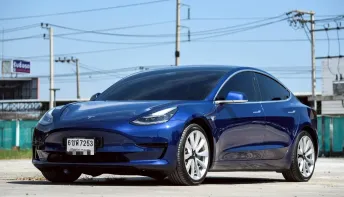 TESLA Model 3 Standard Range + Sedan AT 2020