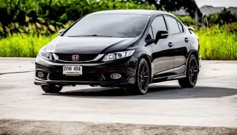 2013 Honda CIVIC 1.8 i-VTEC รถเก๋ง 4 ประตู 
