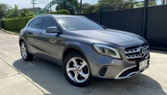Mercedes-Benz GLA200 Urban 2020 ( W156 Facelift )