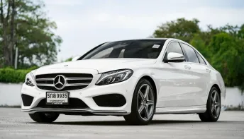 Benz C300 BlueTEC Hybrid AMG ปี 2015  ขาวเบาะแดงที่ถูกต้อง แถมวิ่งน้อยเหมือนได้รถใหม่  