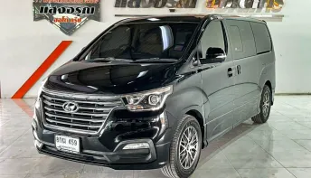 HYUNDAI GRAND STAREX 2.5 VIP เกียร์ออโต้ ปี 2018/2019 ผ่อนเริ่มต้น 13,*** บาท