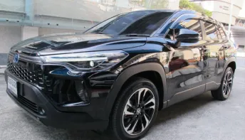 2024 TOYOTA COROLLA CROSS 1.8 HEV PREMUIM AUTO สีดำ วิ่งน้อย 24,221 กม รถสวยสภาพใหม่ ฟรีดาวน์
