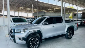 TOYOTA REVO 2.8 HIGH 4WD ปี 2024 รถสวย มือแรกออกห้าง พร้อมใช้ ไมล์น้อย TOP สุด รับประกันตัวถังสวย