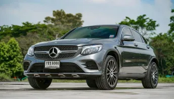 Benz GLC250d Coupe 4MATIC ปี 2017  SUV สไตล์คูเป้ เบาะแดง พร้อมใช้งาน