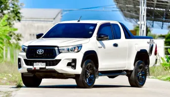 TOYOTA Hilux Revo Cab ROCCO 2.4 6A/T ปี 2018 จด 2019