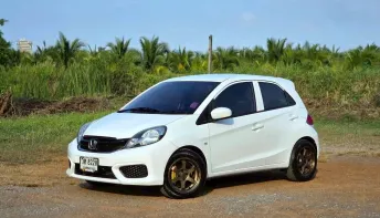 HONDA BRIO 1.2 V ปี 2018 เล็กกระทัดรัด จอดง่าย ประหยัด เต็มถังขับยาวจนลืมเติม!