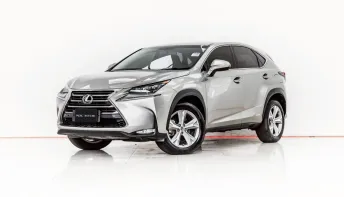 3B343 LEXUS NX300h 2.5 LUXURY AT 2017