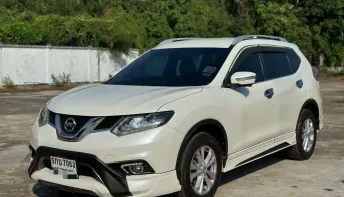 Nissan X-Trail 2.0 V 4wd A/T ปี 2016 สีขาว 