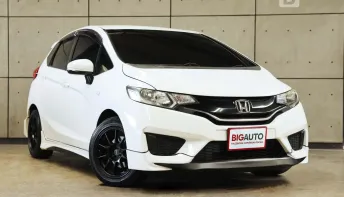 2017 Honda JAZZ 1.5 V Hatchback AT ไมล์แท้ มือแรกจากป้ายแดง ชุดแต่งรอบคัน B6842