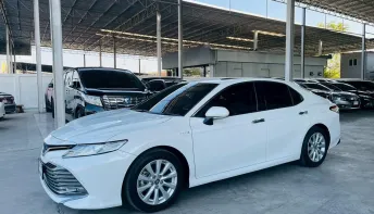 TOYOTA CAMRY 2.5 HYBRID PREMIUM ปี 2020 รถสวย สภาพพร้อมใช้ ไมล์แท้ รุ่น TOP สุด รับประกันตัวถังสวย