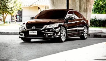2013 Honda ACCORD 2.0 รถเก๋ง 4 ประตู 