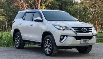 Toyota Fortuner 2.4 V 2WD A/T TOP ปี 2015