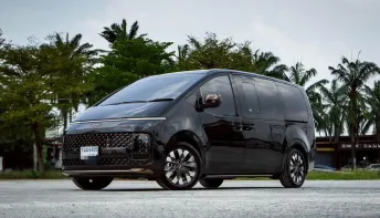 HYUNDAI STARIA 2.2 Premium with Sunroof AT 2023