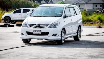 2010 Toyota Innova 2.0 SUV 
