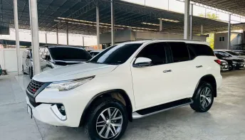 TOYOTA FORTUNER 2.4 V ปี 2020 รถสวย มือแรกออกห้าง พร้อมใช้ ไมล์น้อย TOP สุด รับประกันตัวถังสวย