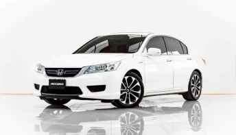 6B454  HONDA ACCORD 2.0 HYBRID TECH AT 2015