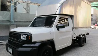 2024 TOYOTA HILUX CHAMP 2.4 (ดีเซล) LWB ช่วงยาว เกียร์ธรรมดา สีขาว ใส่ตู้ทึบ รถสวยสภาพใหม่ มือเดียว 