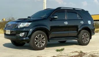 TOYOTA FORTUNER 3.0 V ขับ2 ปี 2015จด2016