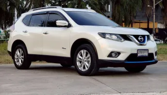 NISSAN X-TRAIL 2.0 V HYBRID 4X4  ปี 2015 จด 2016