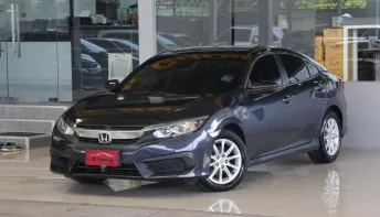 Honda CIVIC 1.8 E i-VTEC ปี17 รถบ้านมือเดียว สวยเดิม ใช้น้อยเข้าศูนย์ตลอด ยางสวย ออกรถ0บาท