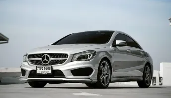 Benz CLA250 AMG ปี 2016  รถมือเดียว ป้ายแดง สภาพสวย ขับดี ประหยัด พร้อมใช้งาน