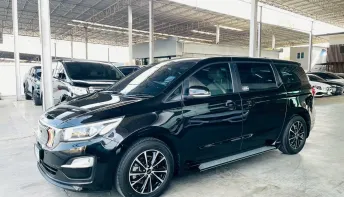 KIA GRAND CARNIVAL 2.2 LX ปี 2021 รถสวย มือแรกออกห้าง พร้อมใช้ ไมล์น้อย รับประกันตัวถังสวย