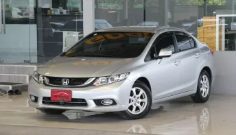 Honda CIVIC 1.8 S i-VTEC ปี 2015 รถบ้านแท้ๆ ไมล์แท้9x,xxxโล  สวยเดิมทั้งคัน ออกรถ0บาท