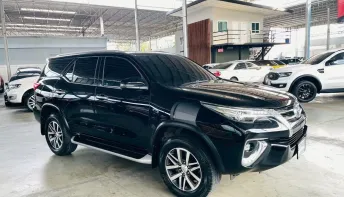 Toyota Fortuner 2.4 V ปี 2019 รถสวยมือแรก