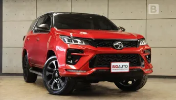 2023 Toyota FORTUNER 2.8 (ปี 15-25) GR Sport (Black Top) 4WD SUV AT B8205