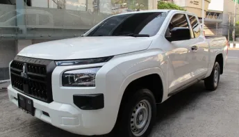 2025 MITSUBISHI TRITON CAB 2.4 ACTIVE เกียร์ธรรมดา สีขาว วิ่งน้อย 6,241 กม รถสวยสภาพใหม่ ฟรีดาวน์