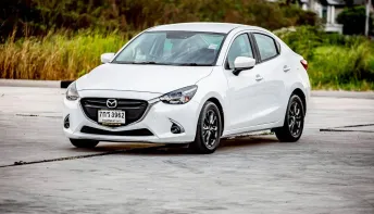 2015 Mazda 2 1.3 (4Door) รถเก๋ง 4 ประตู 