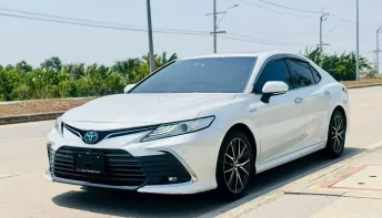 รถมือเดียว ป้ายแดง ฟรีดาวน์ TOYOTA CAMRY 2.5 HEV PREMIUM LUXURY TOP 2021 จด 2022 