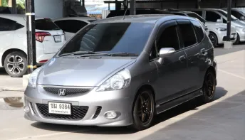 2007 Honda JAZZ 1.5 VTEC รถเก๋ง 5 ประตู 